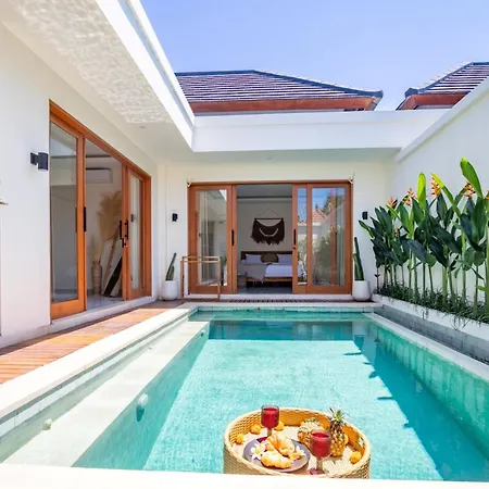 Brand New Villa - Best Location Near City Center And Beach!